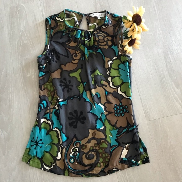 Trina Turk Tops - 💙Trina Turk Colorful Silk Tank